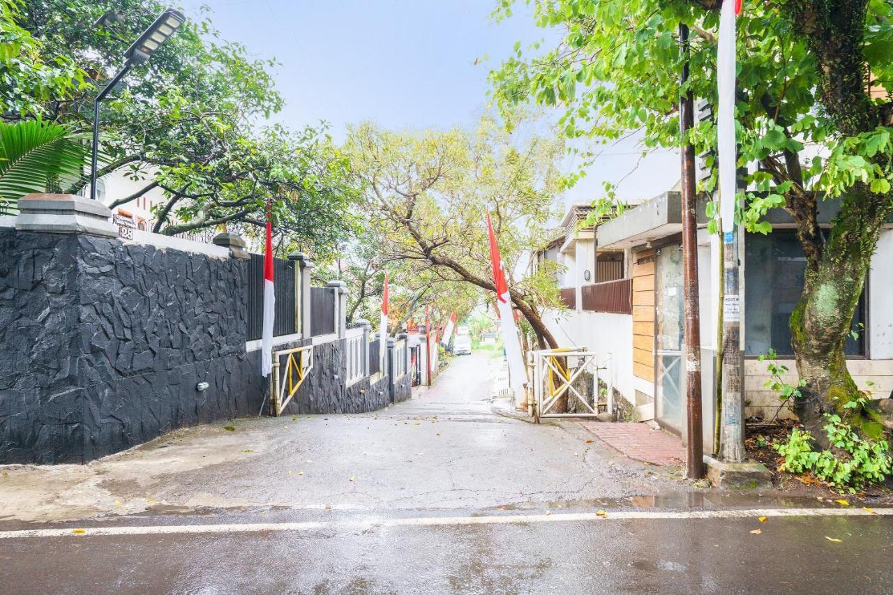 Oyo 91561 Gandhi Hotel باندونج المظهر الخارجي الصورة