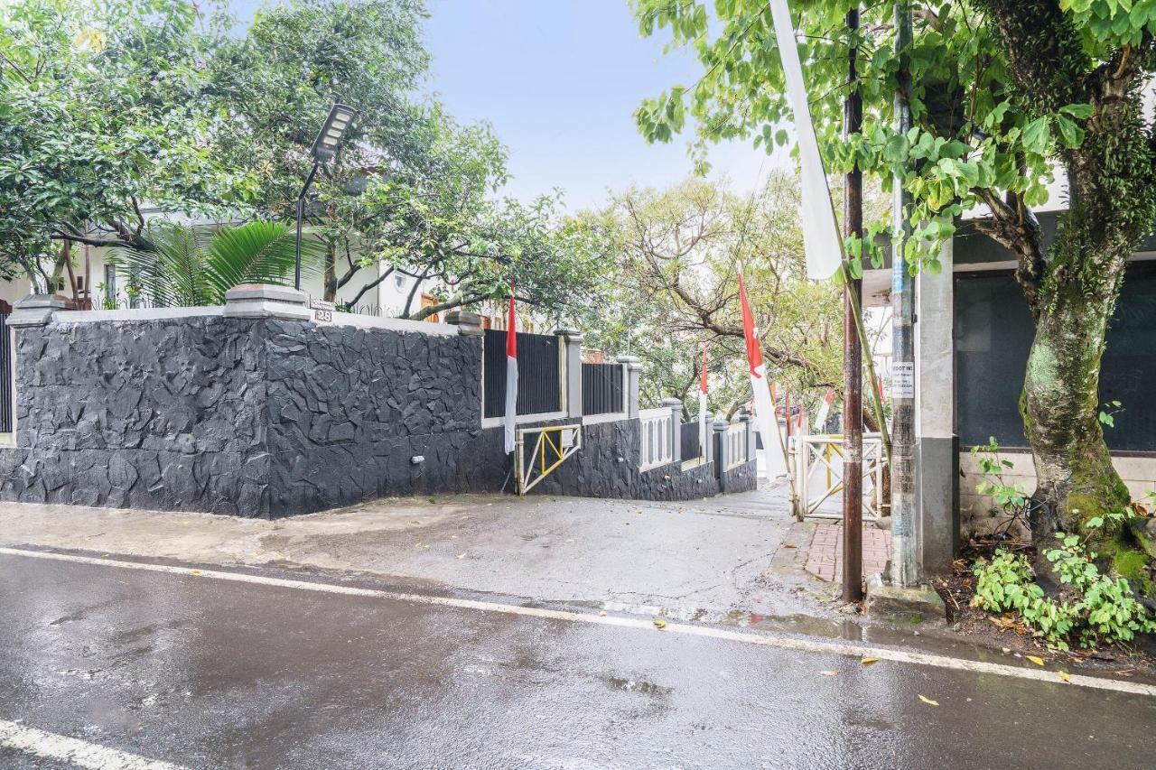 Oyo 91561 Gandhi Hotel باندونج المظهر الخارجي الصورة