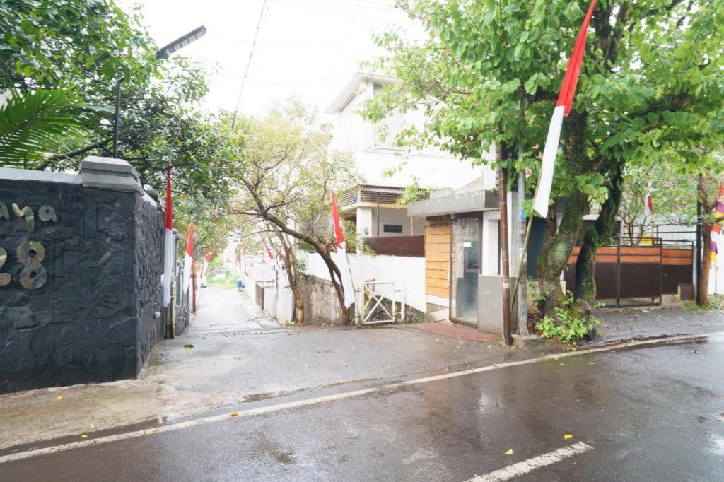 Oyo 91561 Gandhi Hotel باندونج المظهر الخارجي الصورة