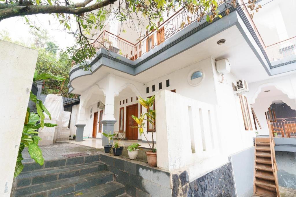 Oyo 91561 Gandhi Hotel باندونج المظهر الخارجي الصورة